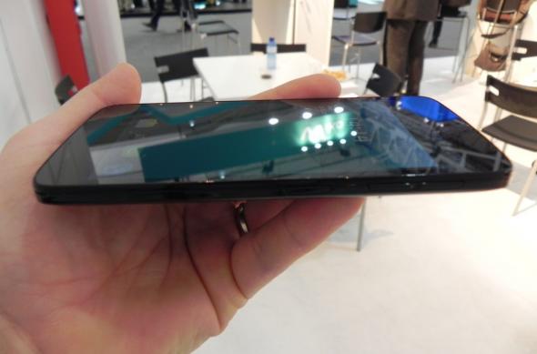 MWC 2014: Allview V1 Viper S hands on preview la MWC - primul telefon dual SIM cu Qualcomm de la Allview: dscn4702jpg.jpg