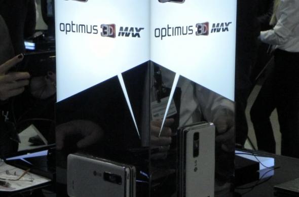 MWC 2012: LG Optimus 3D Max hands on preview - cel mai nou telefon 3D În acțiune din Barcelona (Video): dscn0361.jpg