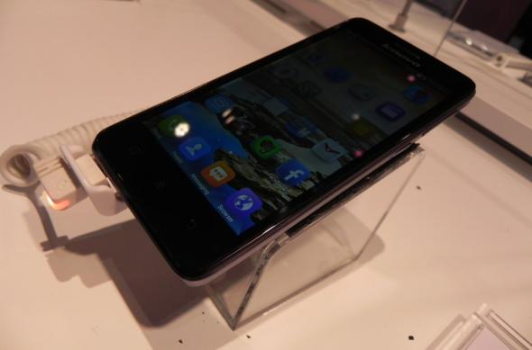 Lenovo S660 hands on preview: un midrange cu o super baterie (Retro MWC 2014 - Video): dscn4732jpg.jpg