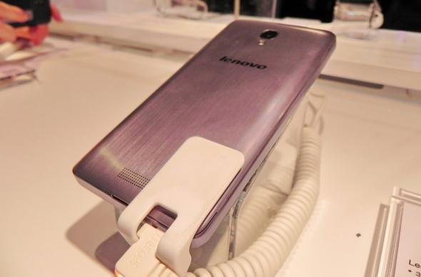 Lenovo S660 hands on preview: un midrange cu o super baterie (Retro MWC 2014 - Video): dscn4738jpg.jpg