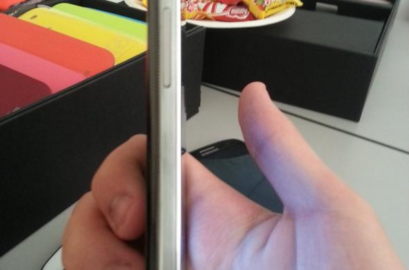 Samsung Galaxy S4 Mini apare deja În imagini, are dotări modeste: i91904.jpg