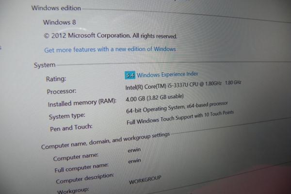 Review Acer Iconia W700: tableta cu dotări de ultrabook, puternică și masivă (Video)