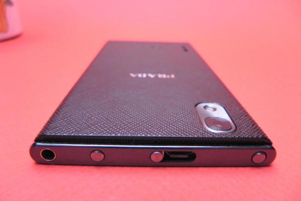 Review LG Prada 3.0 - telefonul fashion cu preț decent, interfață alb/negru, design deosebit (Video)