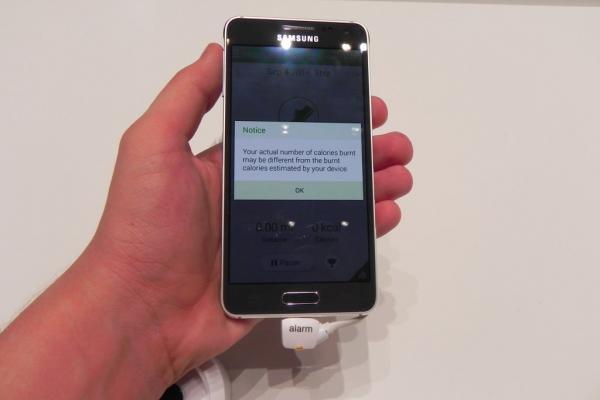 IFA 2014: Samsung Galaxy Alpha hands on - Samsung dovedește că e loc și de metal În galaxia sa (Video)