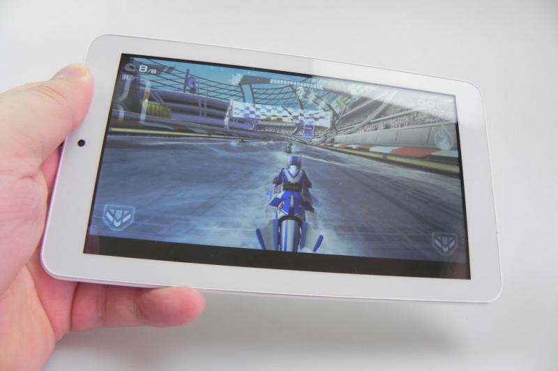Evolio Quattro HD 7 review + concurs: tableta gamerului aflat la Început de carieră (Video): evolio_quattro_hd_unboxing_mobilissimo_ro_33jpg.jpg