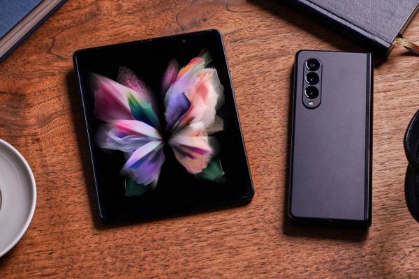 Preț și disponibilitate Samsung Galaxy Z Fold 3 în România