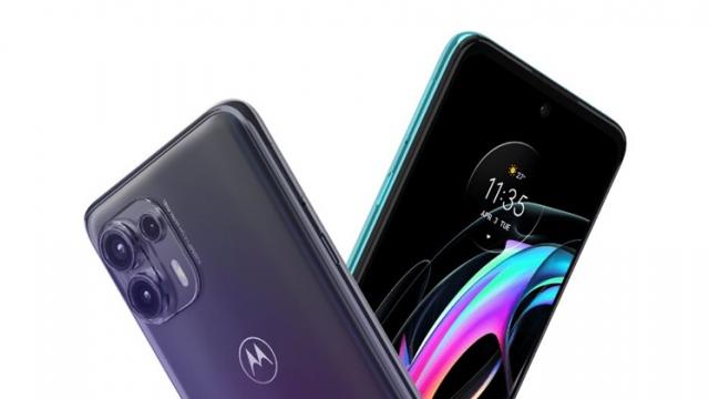 <b>Motorola Edge 20 Fusion devine oficial, păstrează grosul dotărilor lui Edge 20 Lite dar schimbă procesorul și este mai ieftin</b>Jumătatea lunii august ne rezervă câteva lansări interesante, printre acestea și cea a lui Motorola Edge 20 Fusion care tocmai ce a fost anunțat pentru piața din India. Un prim detaliu pe care îl aflăm este acela că telefonul de față 