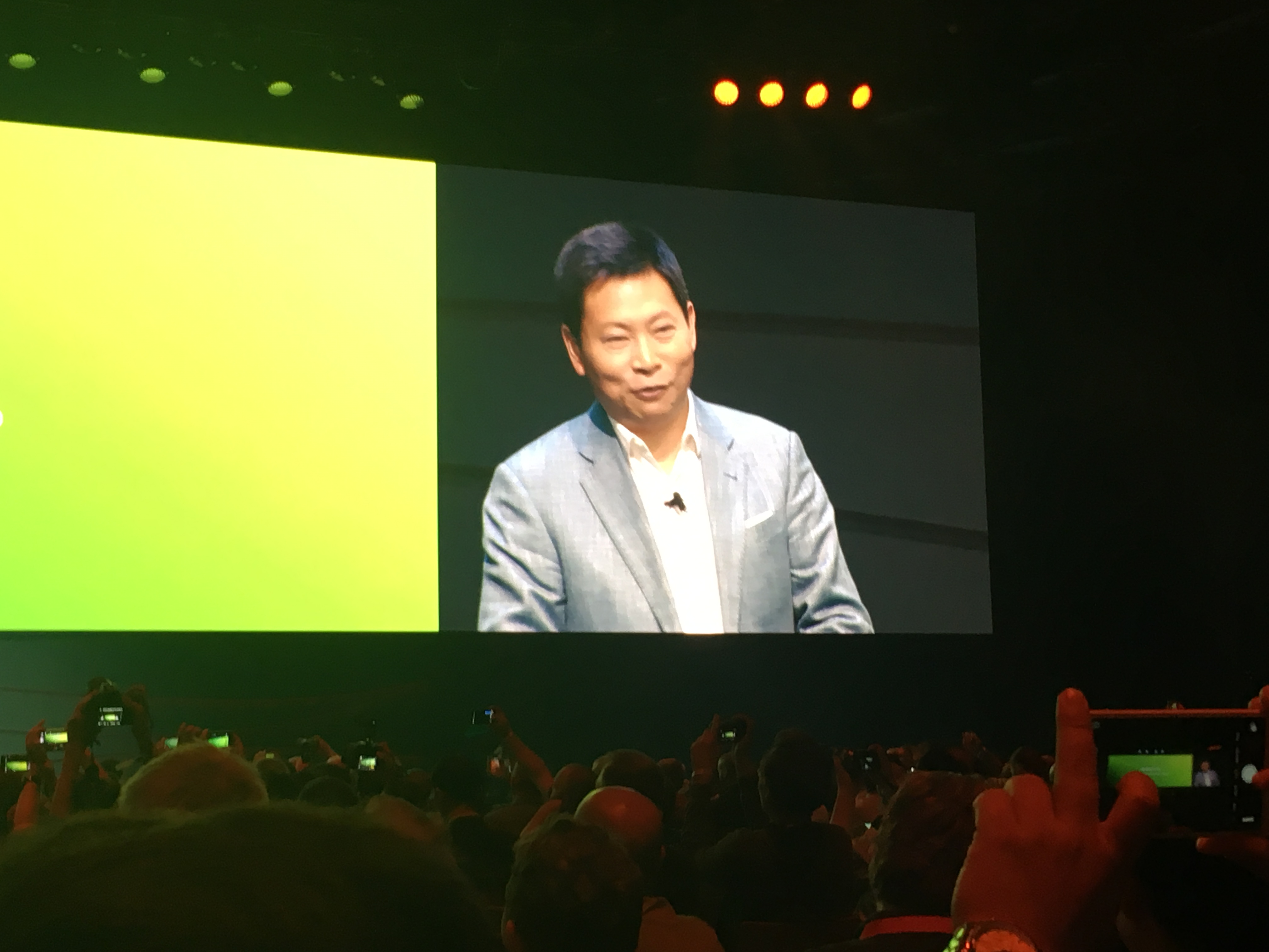 Live Blogging Huawei la IFA 2016: Lansare Huawei Nova/ Nova Plus (telefoane pentru publicul feminin) şi tableta MediaPad M3 - imaginea 11