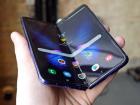 Samsung distribuie actualizarea la Android 11 pe primul său telefon pliabil: Galaxy Fold