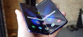 Samsung distribuie actualizarea la Android 11 pe primul său telefon pliabil: Galaxy Fold