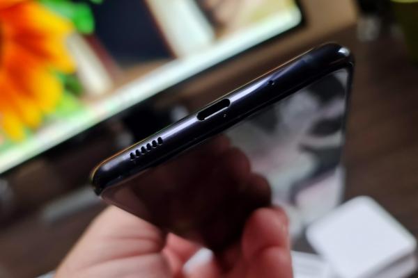 Samsung Galaxy S20 FE 5G: Baterie fără complexe provocate de refresh rate-ul mare