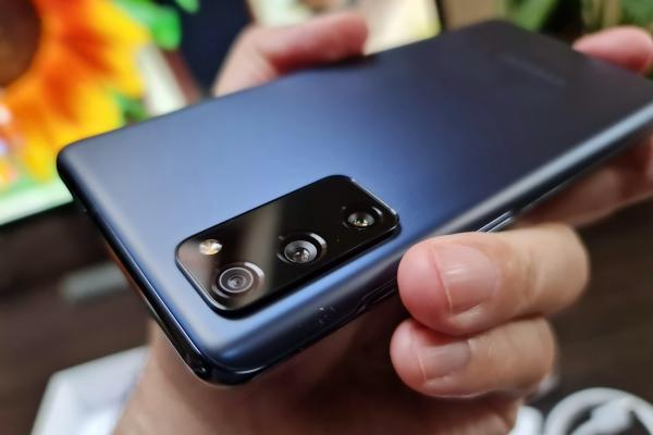 Samsung Galaxy S20 FE 5G: Camera cea mai bună în zona sa de preţ