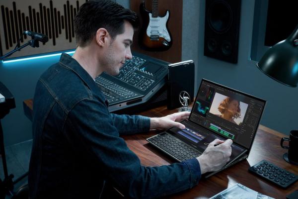 CES 2021: ASUS ZenBook Pro Duo 15 OLED debutează cu ecran 4K OLED de 15.6 inch, Core i9 și grafică NVIDIA RTX 3070