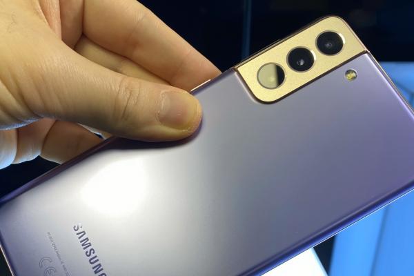 Samsung Galaxy S21+ 5G Hands On Review: varianta extralarge de S21, pentru gameri şi iubitori de seriale