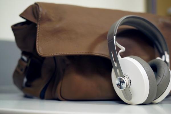 Galerie foto Sennheiser Momentum 3 Over-Ear