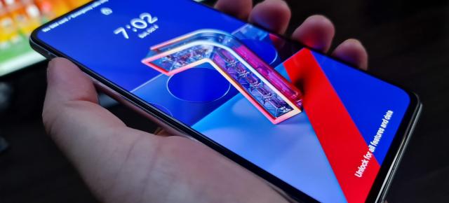 ASUS ZenFone 7 Pro: OS, UI, aplicaţii stock, apreciate de fanii Pixel