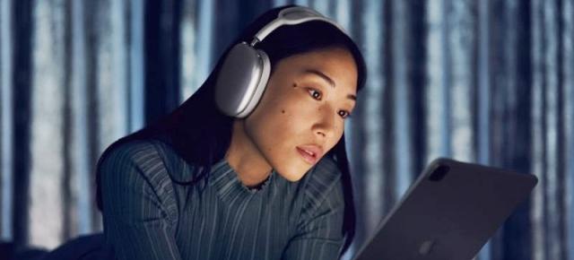 Apple pregăteşte căşti AirPods Max din plastic, cu preţ mai mic, fără condens sperăm