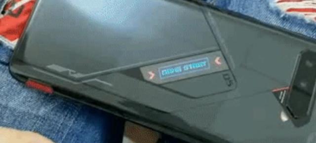 ASUS ROG Phone 5 apare în primul video hands-on; Vedem cum funcționează și ecranul secundar din spate