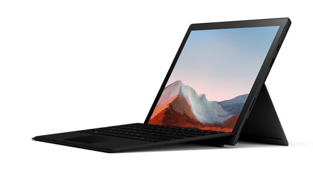 <b>Microsoft Surface Pro 7+ sosește cu procesoare Intel Core 11th Gen, până la 1 TB SSD și este destinat clienților din zona enterprise și educație</b>Și Microsoft a avut ceva de anunțat la început de săptămână, fiind vorba despre noua tabletă intitulată Surface Pro 7+ și care momentan este disponibilă doar clienților din zona enterprise 