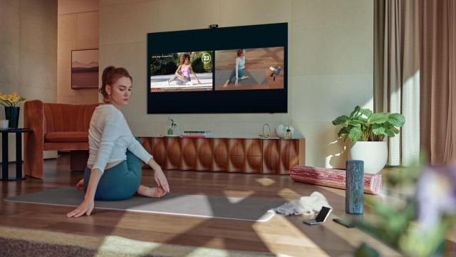 <b>CES 2021: Samsung oferă funcția de antrenament fitness Health Smart Trainer pe noile sale televizoare din 2021 și extinde ambalajele ecologice către noi produse</b>Noile televizoare Samsung din 2021 se remarcă prin tehnologii speciale, diagonale uriașe de până la 110 inch cât și prin design-ul deosebit. Nu lipsesc nici noutățile de pe partea software și astăzi 