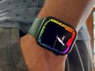 Numeroase variante Apple Watch Series 7 sunt acum în stoc pe eMAG, după o lungă perioadă de disponibilitate limitată