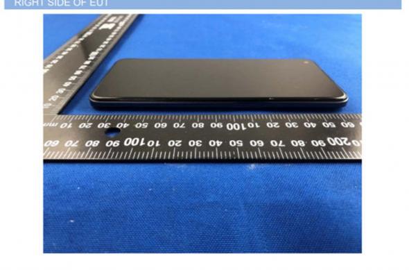 realme 9 - Fotografii FCC: Realme-9-Location-EUT-Right-Side-View-591x420.jpg