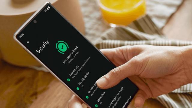 <b>Google Pixel 6 primește o actualizare mult așteptată! O mulțime de bug-uri sunt rezolvate</b>Google a întâmpinat câteva probleme în ultimele luni, nereușind să ofere la timp actualizările pentru noua sa serie Pixel 6. De asemenea, patch-ul de securitate din decembrie a trebuit retras întrucât sosea cu bug-uri mari, foarte deranjante pentru