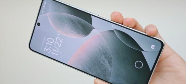 Redmi K70E se afișează în fotografii hands-on, având muchii înguste ale ecranului; Aflăm și specificațiile