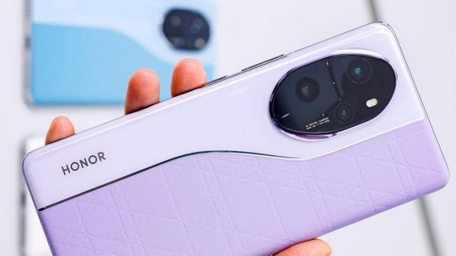 <b>Mai multe detalii cu privire la Honor 100 ies la iveală: Specificații, configurații, aflăm și sumele de comercializare</b>Seria Honor 100 sosește pe 23 noiembrie în China. Cunoaștem deja o bună parte din specificații, iar designul telefoanelor a fost confirmat. Ei bine, azi apar mai multe randări detaliate cu atractivele modele, dar ies la iveală și infomații cu privire