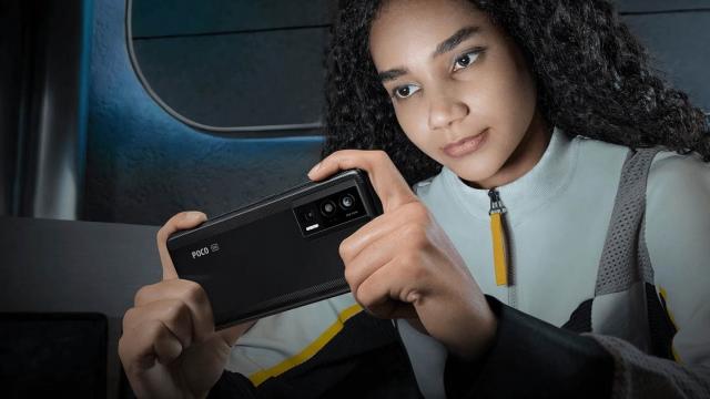 <b>POCO F6 5G ar fi un Redmi K70e rebranduit; Ce știm despre smartphone?</b>Redmi a început să ofere teasere pentru seria K70, care urmează să debuteze în următoarea perioadă. Sub acest lineup vom avea 3 modele pentru moment, urmând să sosească și alte variante în viitor. Telefoanele Redmi din gama K nu sosesc la nivel global