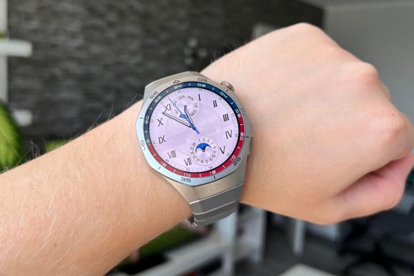 HUAWEI Watch GT 5 Pro 46mm Review: Îmbinarea perfectă între design premium și tehnologie avansată, cu un corp robust din titan și sistem de monitorizare TruSense