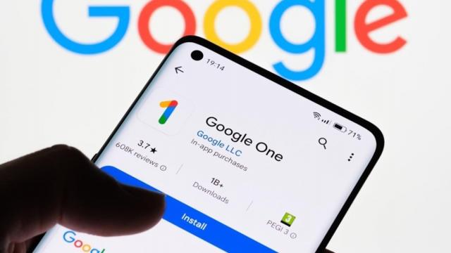 <b>Google lansează abonamentul One Lite: o opțiune de stocare cloud ieftină pentru Google Photos și Drive</b>Recunosc că e  prima dată când aud de „Google One Lite”. Se pare că e un abonament ce implică stocare pentru Drive, Gmail și Photos disponibil de ceva timp în India. Pentru mai puțin de 1 dolar pe lună, compania oferă 30 GB de stocare utilizatorilor