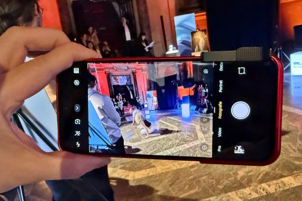 Xiaomi 15 lansat în România în mediu artistic, la Art Safari: fotografii de Adi Bulboacă şi momente artistice capturate cu 15 Ultra