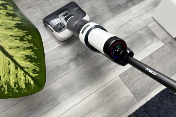 Tineco Floor One S5 Stretch Extreme Review: Un aspirator all-in-one pentru casa ta care te va face să uiți de mop