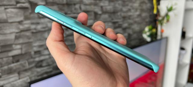 Motorola edge 60 fusion: Hardware ușor actualizat față de predecesor, cu accent pe o baterie mai mare