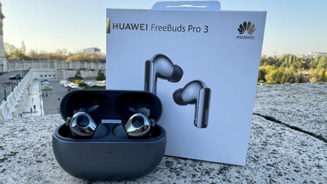 <b>RESIGILATUL ZILEI #25:  Căștile Huawei FreeBuds Pro 3 cu codec LDAC și drivere de 11 mm; Variantă resigilată disponibilă cu 20% reducere suplimentară</b>Bine ai revenit la un nou episod din „RESIGILATUL ZILEI”! Astăzi scoatem din vitrina tehnologiei un gadget care îți duce sunetul la nivelul următor: Huawei FreeBuds Pro 3, în nuanța Green – pentru cei care vor performanță, dar cu stil.