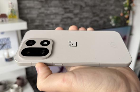 OnePlus 15 - Unboxing: Photo 13.11.2025, 09 53 50.jpg