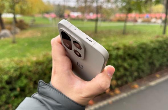 OnePlus 15 - Fotografii Hands-On: OnePlus-15-Design_ (8).jpg