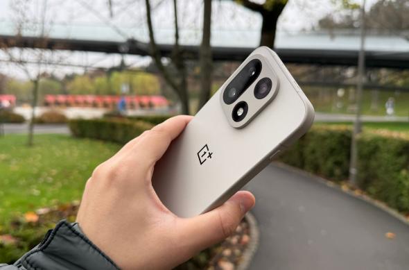 OnePlus 15 - Fotografii Hands-On: OnePlus-15-Design_ (12).jpg