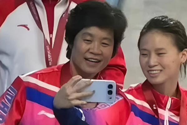 Honor 500 apare în fotografii reale; Vine cu modul foto inspirat de un fruct, are baterie de 8000 mAh, funcție Live Photo 3D