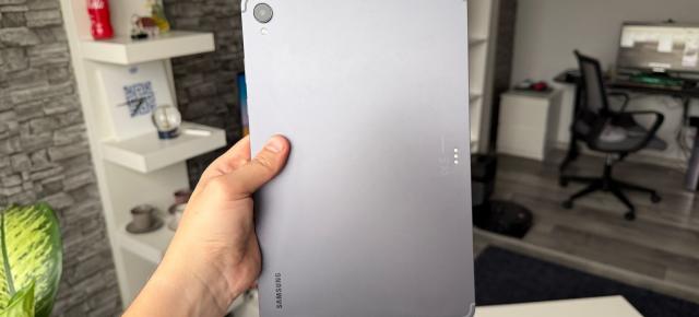 Samsung Galaxy Tab S11: Camera tipică de tabletă, pentru apeluri video și scanat documente