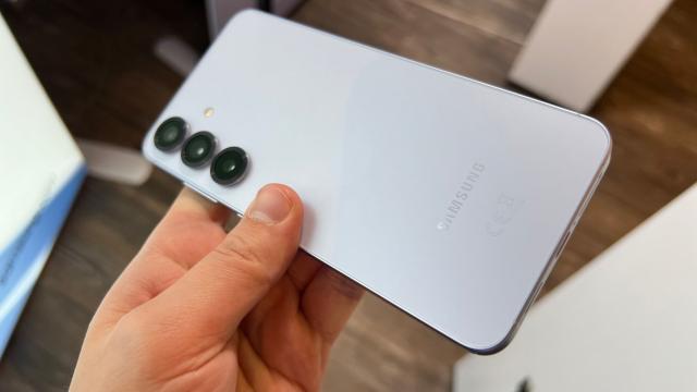 <b>Aceeași cameră telephoto pe Galaxy S26, Galaxy S26 și Galaxy S26 Ultra! Are 10 mpx, senzor nou</b>Universe Ice este din nou la treabă iar la început de săptămână ne vorbește despre seria Galaxy S26. Doar ce am aflat că Samsung a făcut eforturi pentru a menține anunțul pe final de ianuarie 2026, iar acum descoperim ce au