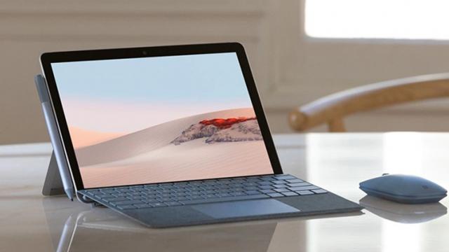 <b>Microsoft anunță tableta Surface Go 2; Ecran mai mare PixelSense, procesoare de nouă generație și autonomie îmbunătățită</b>La mijloc de săptămână cei de la Microsoft au anunțat o serie de noi produse, printre acestea numărându-se căștile wireless on-ear Surface Headphones 2, dar și laptop-ul Surface Book 3. Un alt dispozitiv 