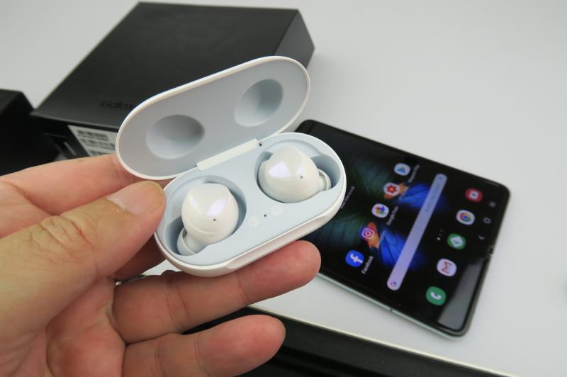 Putere volum Samsung Galaxy Fold: Samsung-Galaxy-Fold_010.JPG