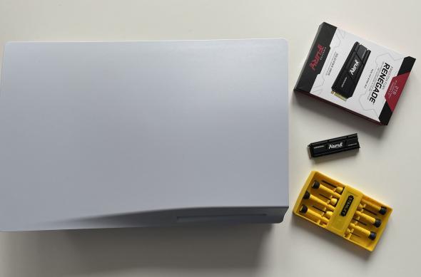 Kingston Fury Renegade - Instalare PS5: Kingston-Fury-Renegade_008.jpg
