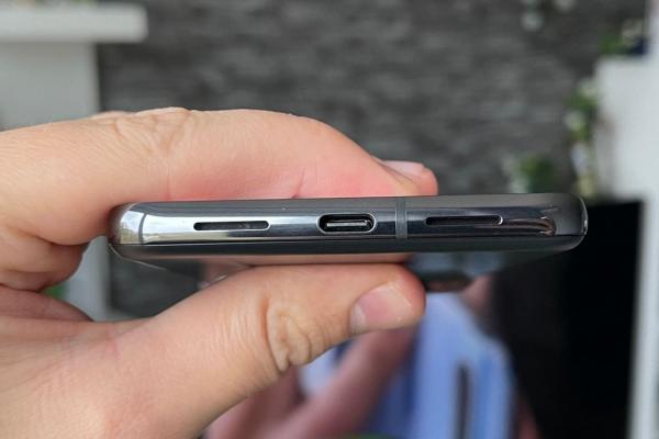 Google Pixel 8 Pro: Acustică stereo fără artificii