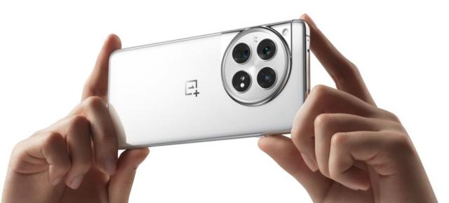 OnePlus 12 ar sosi alături de OnePlus 12R și smartwatch-ul OnePlus Watch 2 la nivel global
