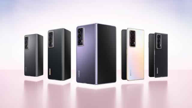 <b>Honor a produs 1 milion de telefoane pliabile şi înregistrează creştere importantă în Europa</b>Honor pare să aibă o perioadă de ascensiune, atât când vine vorba de vânzări de telefoane clasice, cât şi de pliabile. Aflăm că a atins pragul de 1 milion de telefoane pliabile produse şi stă bine la vânzări în Europa