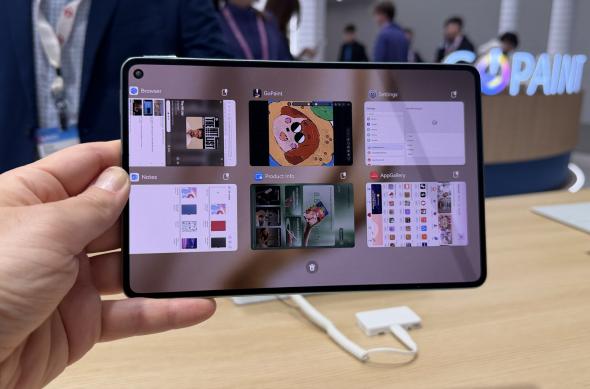 Huawei MatePad Mini - Fotografii hands-on MWC 2026: Photo 02.03.2026, 12 55 50.jpg