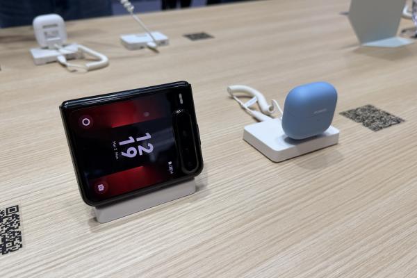 Turul standului Huawei - MWC 2026